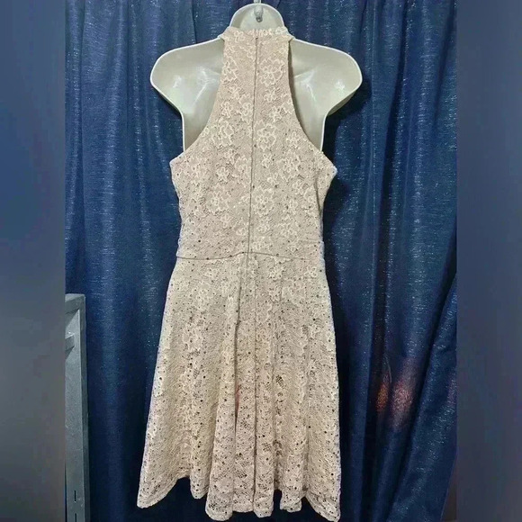 City Studio Womens Juniors Sleeveless Sequiened Lace Champagne Dress - Picture 4 of 14